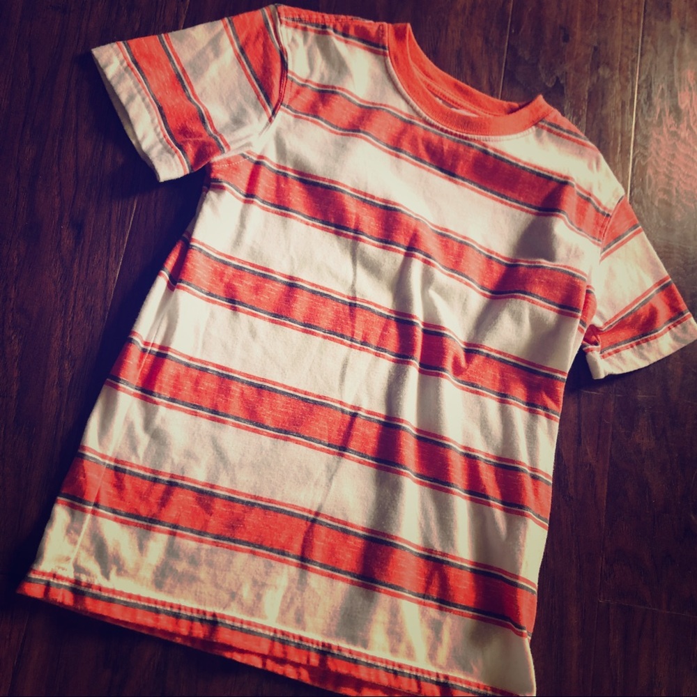 💙4 for $15!💙 orange and white stripped T-shirt